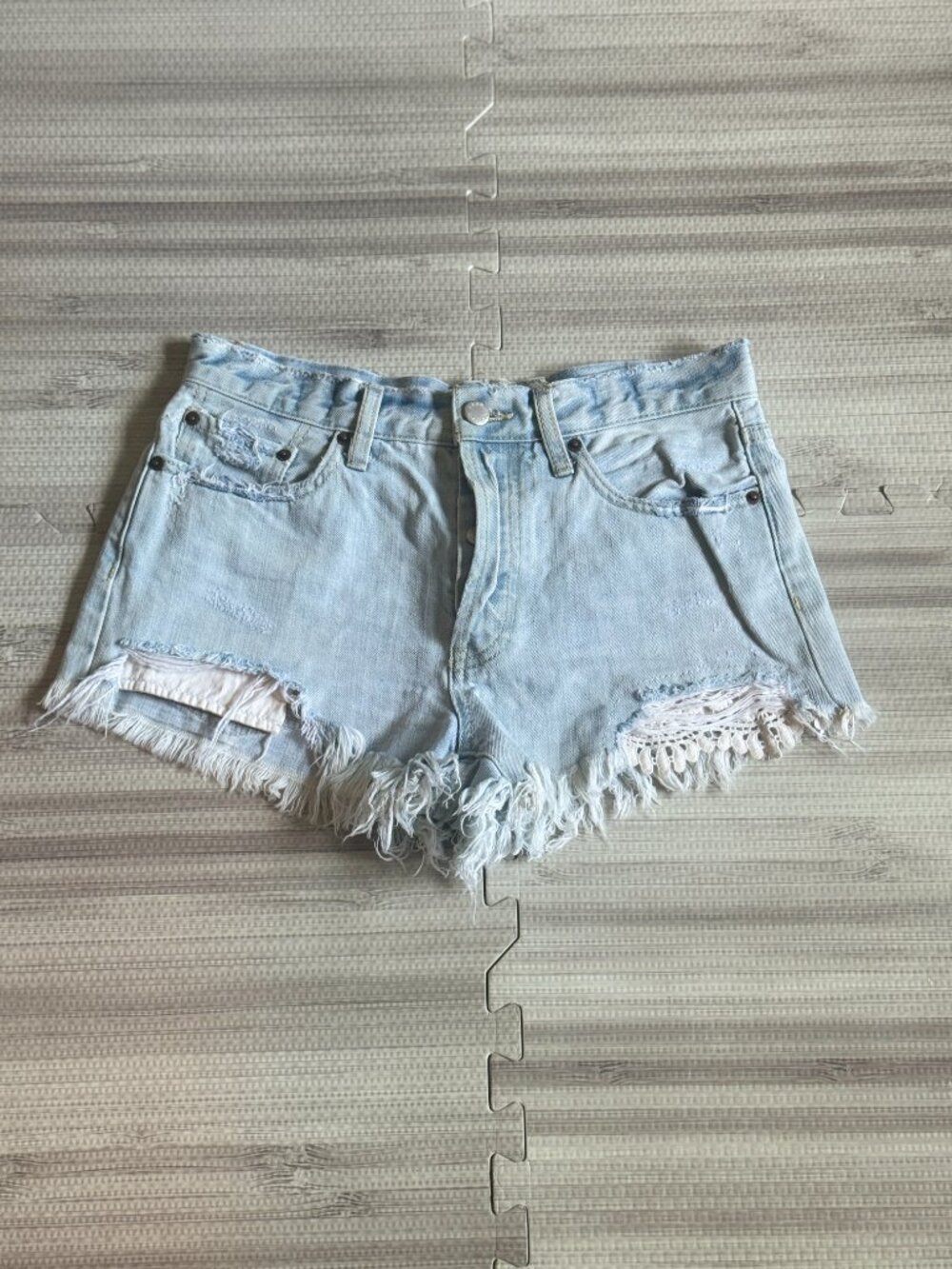 We The Free People Women's Lace Cutoff Frayed Denim Short
